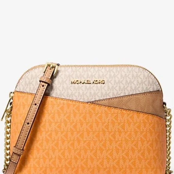 Authentic Michael Kors Jet Set travel Crossbody Bag. New with tag. - Picture 1 of 12